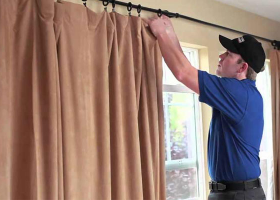 Những cách tháo rèm cửa để giặt dễ dàng và hiệu quả nhất